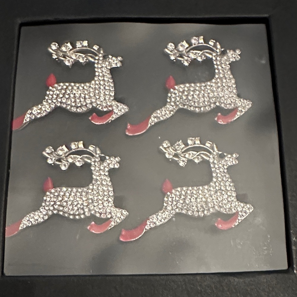 Sparkling Reindeer Brooch Set